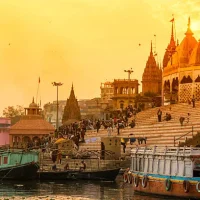 varanasi-burning-grounds-at-night